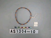 藏品(籐編綴珠腿飾)的圖片